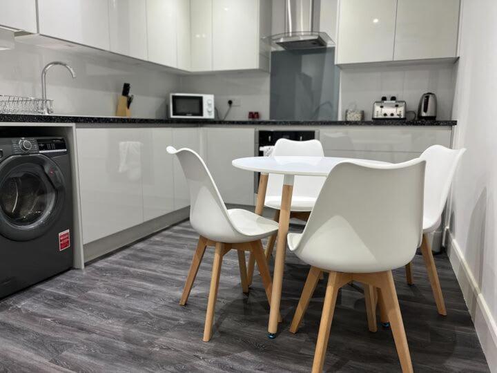 Watford Central - Modern, Spacious And Bright 1 Bed Apartment Watford (Hertfordshire)